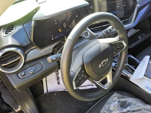 Used 2024 Chevrolet Trax ACTIV w/ Driver Confidence Package FWD image 2