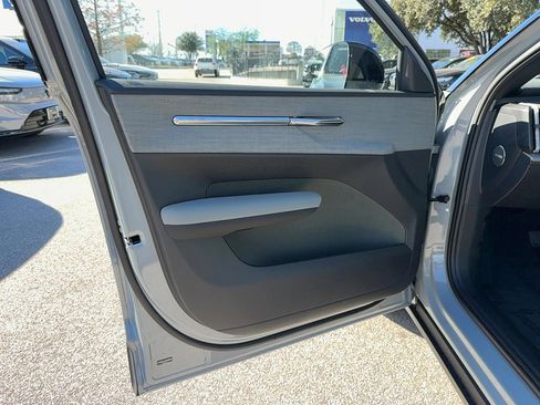 New 2026 Volvo EX30 Cross Country Ultra image 9