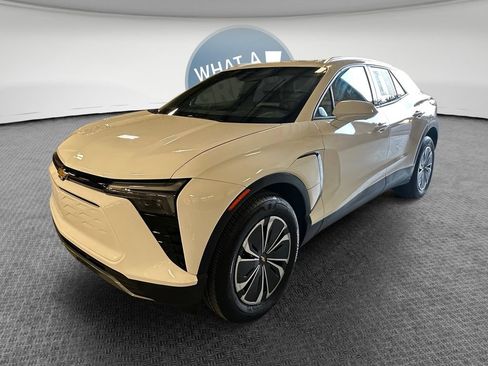 Used 2024 Chevrolet Blazer EV LT AWD/4WD image 8