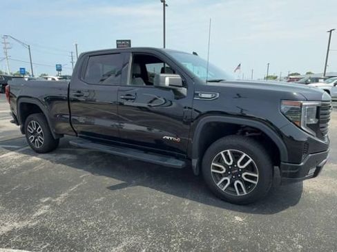 Used 2023 GMC Sierra 1500 AT4 w/ AT4 Preferred Package AWD/4WD image 2