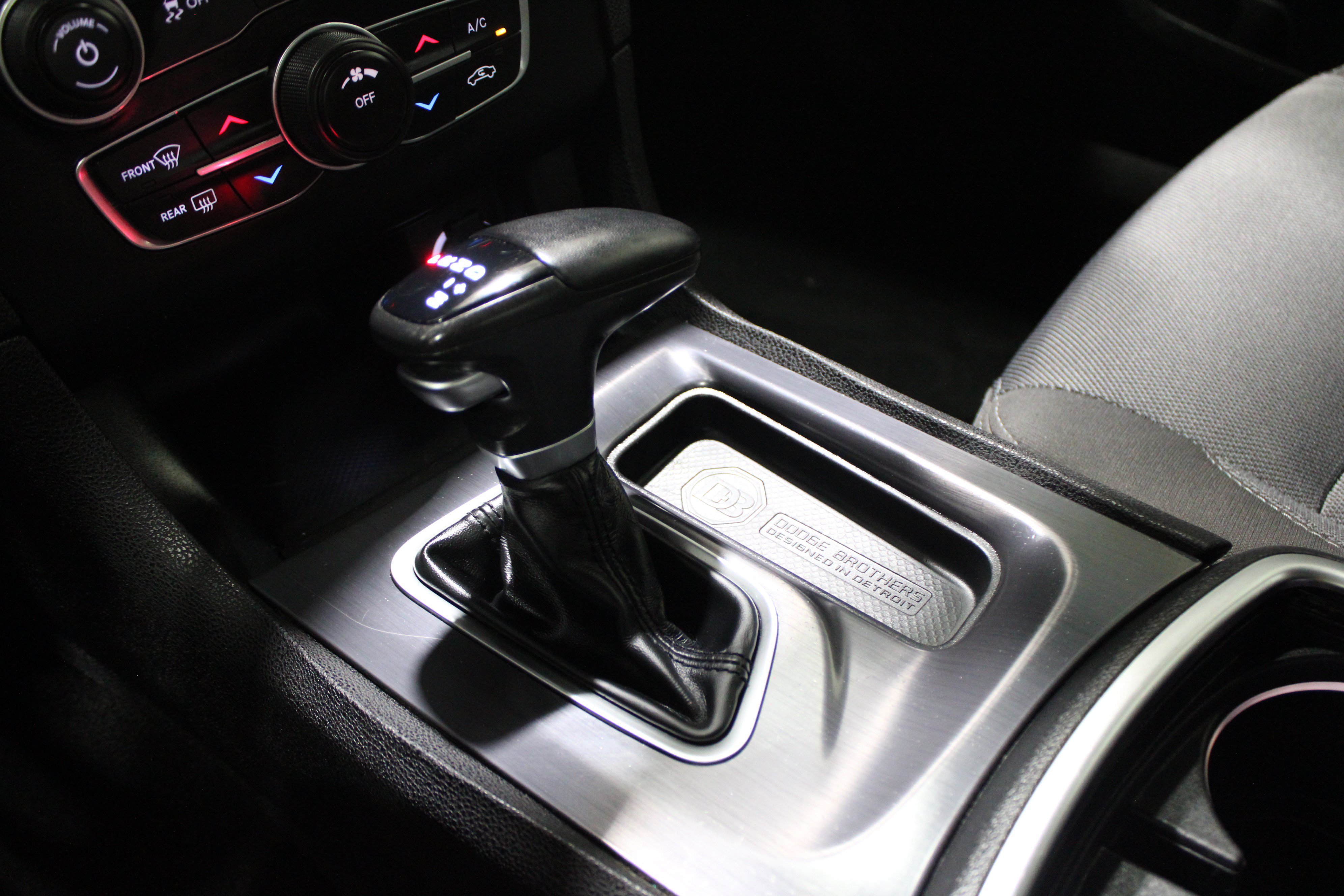 Used 2018 Dodge Charger SXT RWD image 14