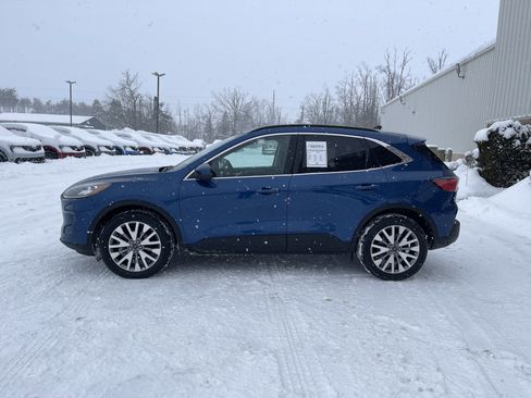 Certified 2022 Ford Escape Titanium image 7