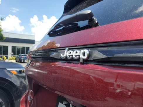 Used 2022 Jeep Grand Cherokee Limited AWD/4WD image 6
