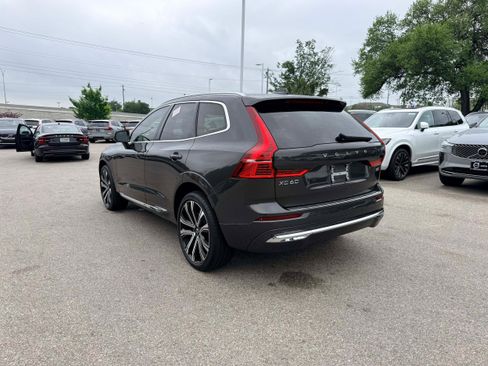 Certified 2023 Volvo XC60 B5 Ultimate w/ Protection Package Premier FWD image 4