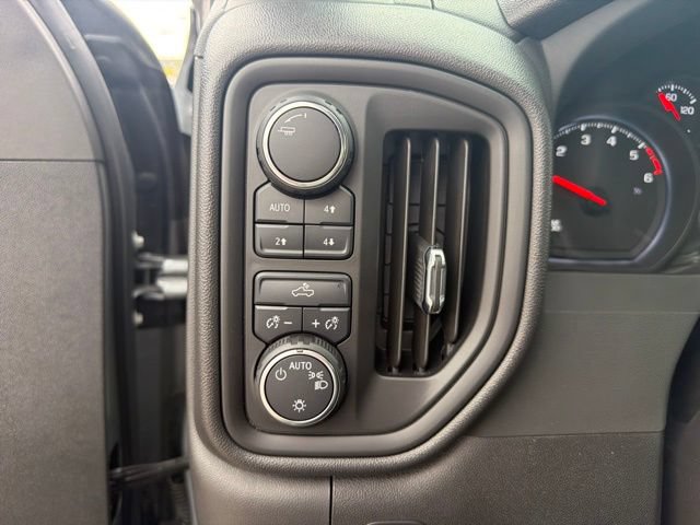Used 2025 Chevrolet Silverado 1500 Custom Trail Boss w/ LPO, Dark Essentials Package AWD/4WD image 22