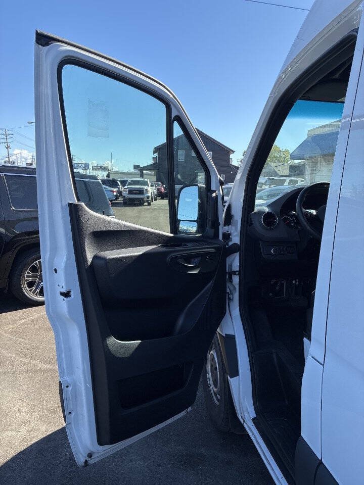 Used 2026 Mercedes-Benz Sprinter 2500 image 29