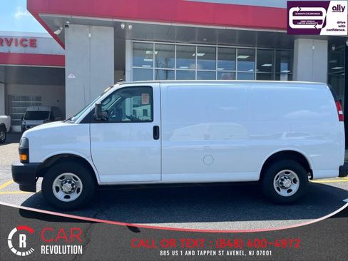 Used 2020 Chevrolet Express 2500 image 4