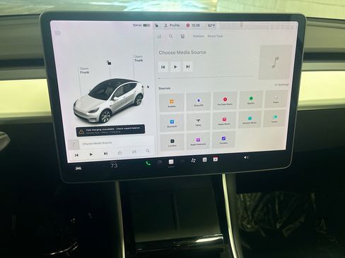 Used 2021 Tesla Model Y Long Range image 38