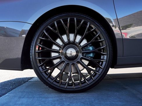 Used 2025 Rolls-Royce Ghost image 19