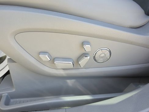 Used 2022 Lincoln Nautilus Reserve w/ Equipment Group 201A FWD image 23