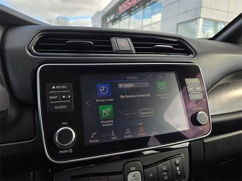 Used 2022 Nissan Leaf SV image 27