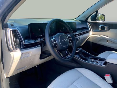 Used 2025 Kia Sorento EX w/ Panoramic Sunroof Package AWD/4WD image 17