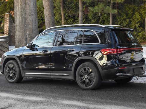 Used 2023 Mercedes-Benz EQB 300 4MATIC image 7