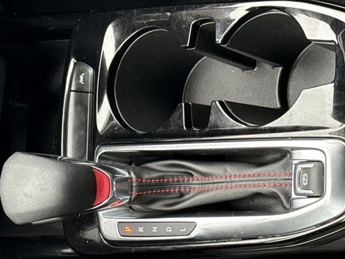 Certified 2024 Chevrolet Trax RS w/ Sunroof Package image 25