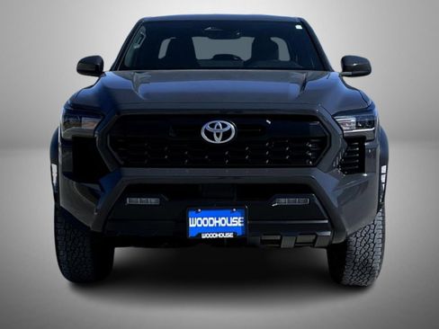 Used 2025 Toyota Tacoma TRD Off-Road image 2