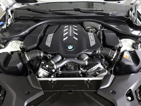 Used 2023 BMW M550i xDrive w/ Executive Package AWD/4WD image 25