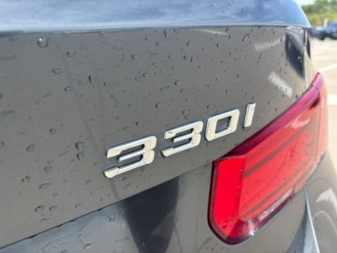 Used 2017 BMW 330i Sedan RWD image 9