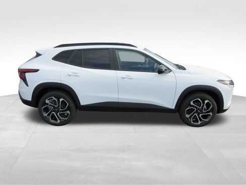 New 2026 Chevrolet Trax RS w/ Driver Confidence Package FWD image 6