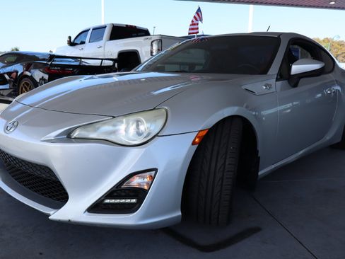 Used 2013 Scion FR-S image 9