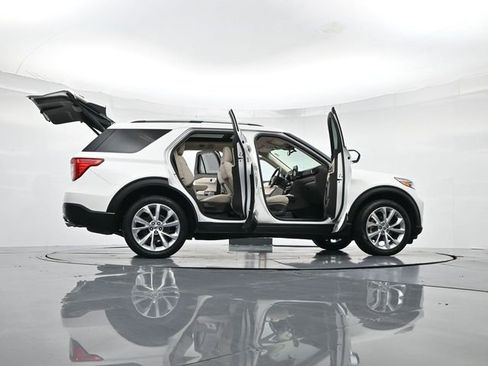 Used 2023 Ford Explorer Platinum w/ Technology Package image 53