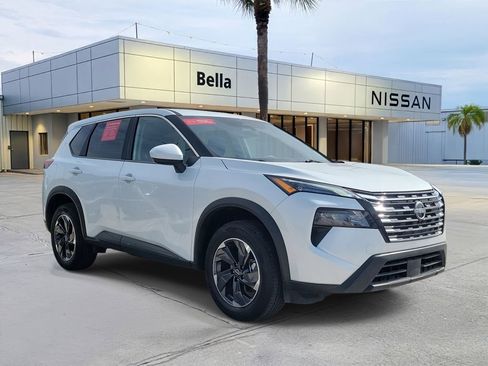 Used 2025 Nissan Rogue SV image 9