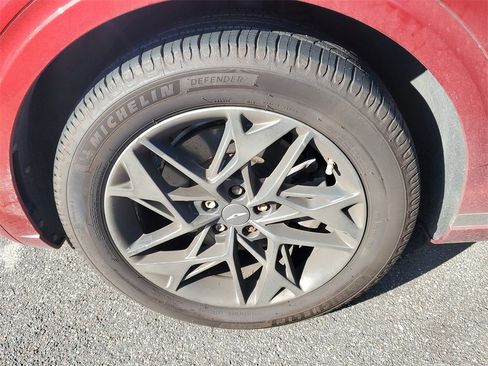 Used 2022 Genesis GV70 2.5T w/ Advanced Package image 6