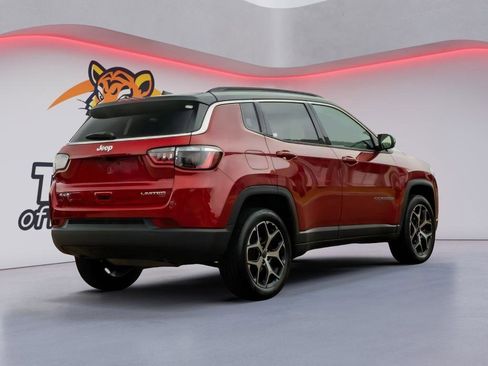 Used 2025 Jeep Compass Limited AWD/4WD image 5