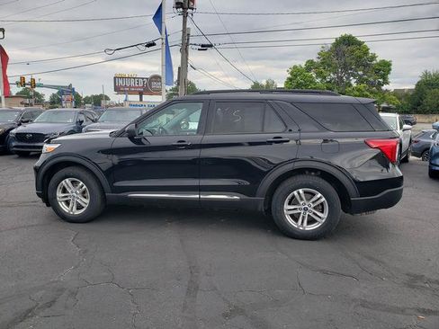 Used 2021 Ford Explorer XLT w/ Equipment Group 202A AWD/4WD image 4