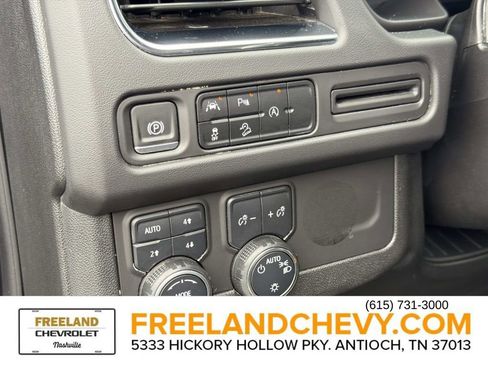 Used 2023 Chevrolet Suburban Premier image 28