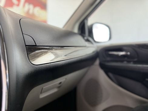 Used 2017 Dodge Grand Caravan SE w/ Power Window Group image 34