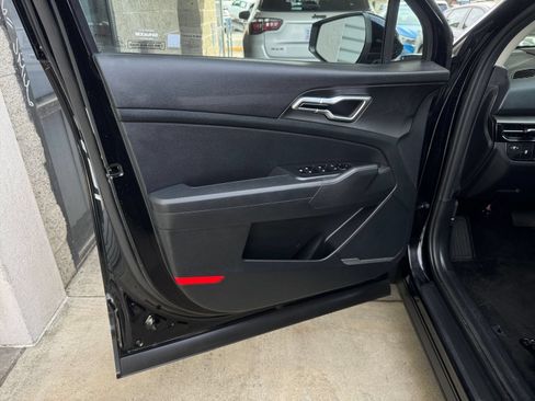 Used 2026 Kia Sportage LX FWD image 18