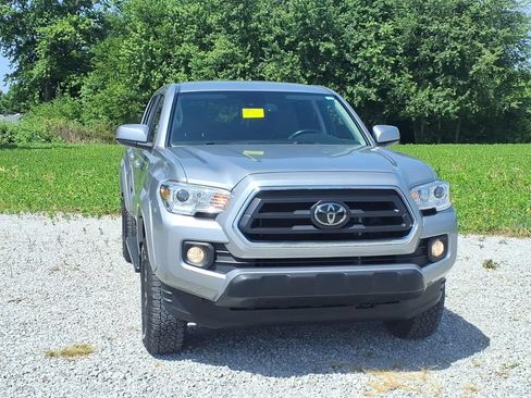 Used 2021 Toyota Tacoma SR5 RWD image 6