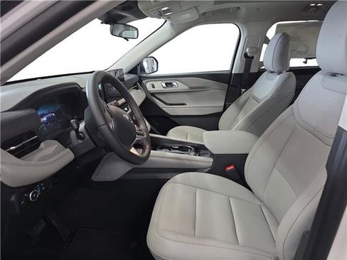 New 2026 Ford Explorer Active w/ Active Comfort Package image 9