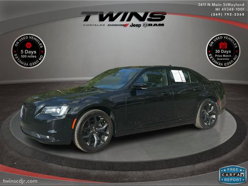 Used 2023 Chrysler 300 S image 3