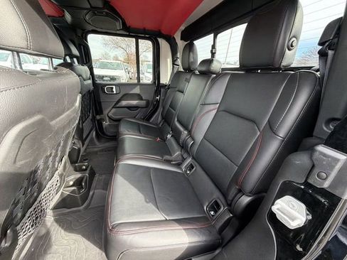 Used 2023 Jeep Gladiator Rubicon w/ Cold Weather Group image 24