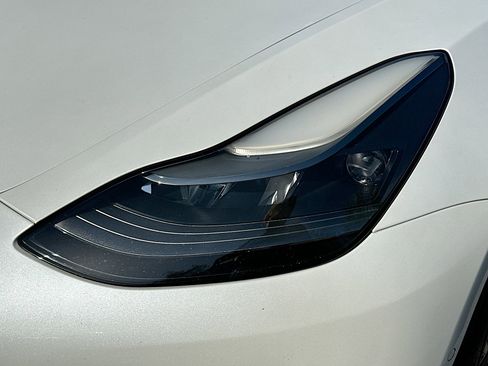 Used 2022 Tesla Model 3 image 30