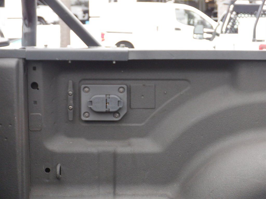 Used 2024 RAM 2500 Tradesman w/ Chrome Appearance Group AWD/4WD image 8