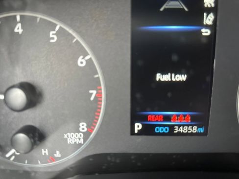 Used 2024 Toyota Corolla LE image 7