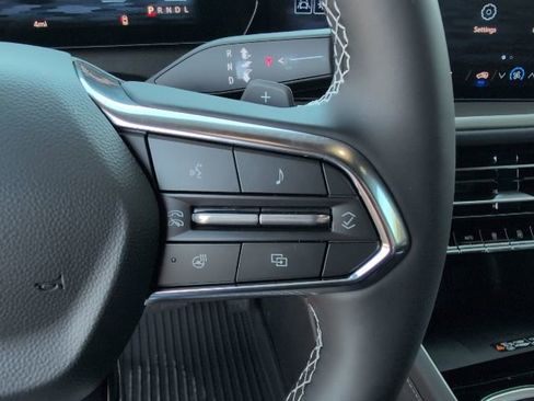 New 2026 Chevrolet Traverse LT w/ Driver Confidence Package FWD image 22