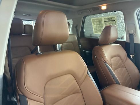 Used 2025 Nissan Pathfinder Platinum w/ Cargo Package FWD image 39