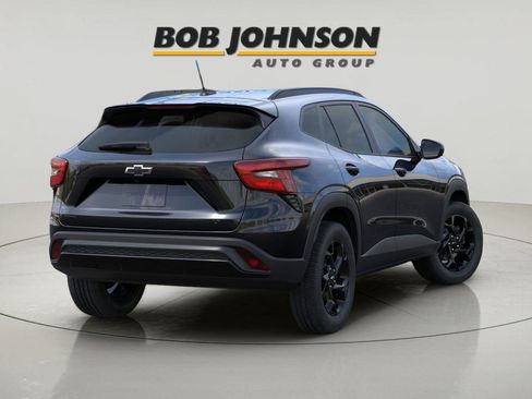 New 2026 Chevrolet Trax LT FWD image 3