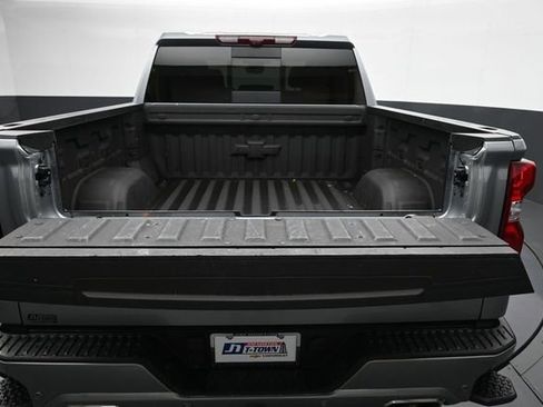 Used 2025 Chevrolet Silverado 1500 High Country AWD/4WD image 37