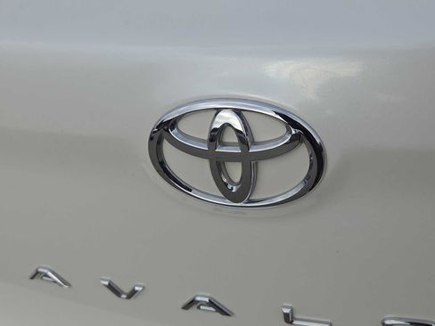 Used 2009 Toyota Avalon Limited image 11