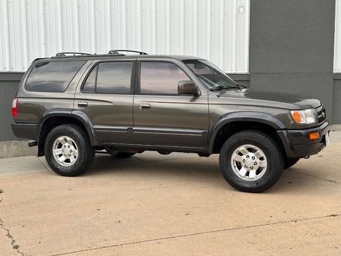Used 1997 Toyota 4Runner Limited image 27