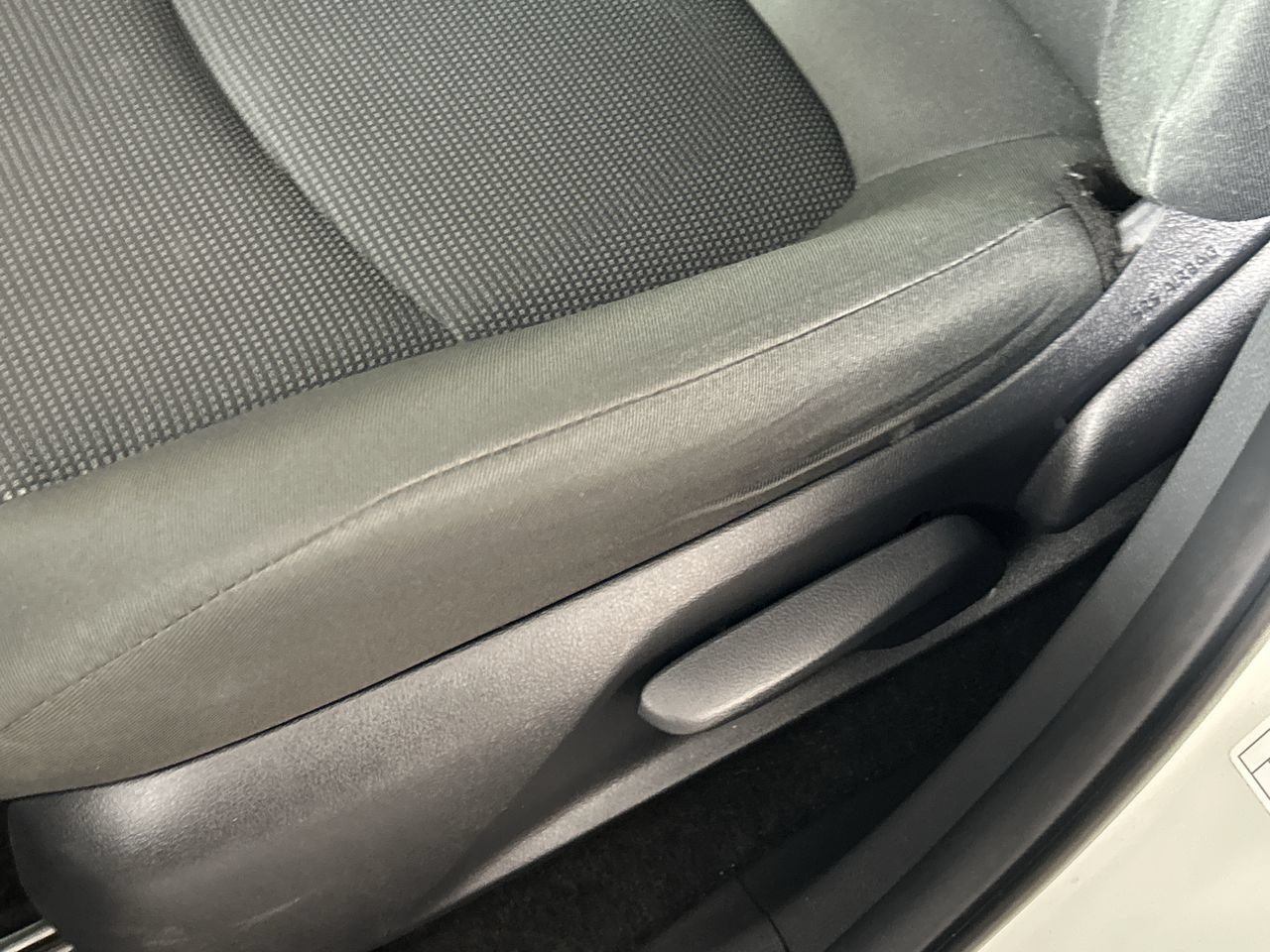 Used 2025 Toyota RAV4 LE AWD/4WD image 20