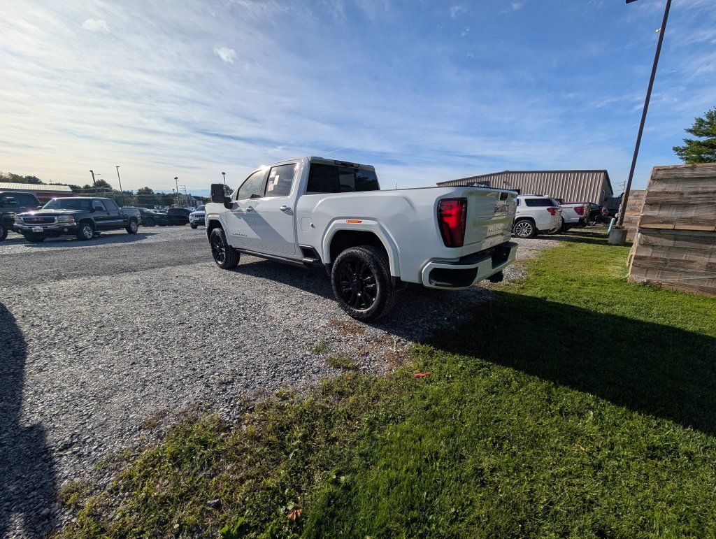 Used 2025 GMC Sierra 2500 Denali w/ Denali Reserve Package AWD/4WD image 4