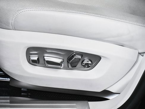 Used 2018 Rolls-Royce Ghost image 45