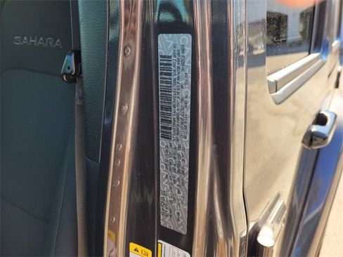 Used 2020 Jeep Wrangler Unlimited Sahara image 19