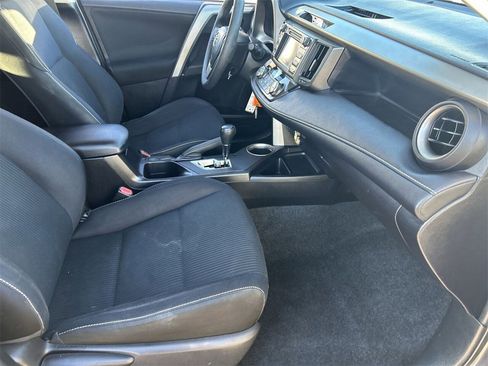 Used 2013 Toyota RAV4 XLE image 9