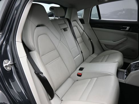 Certified 2018 Porsche Panamera 4S image 27